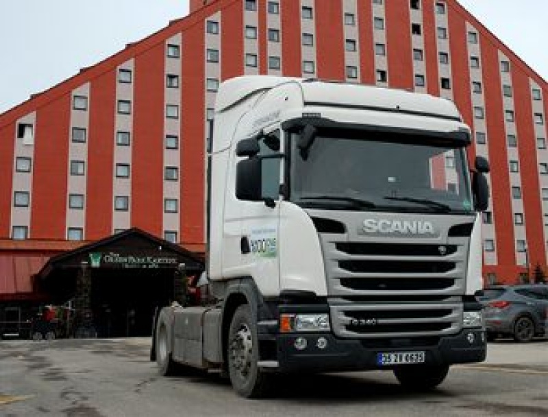 Scania yüzde 100 doğalgaz ile çalışan aracını sergiledi