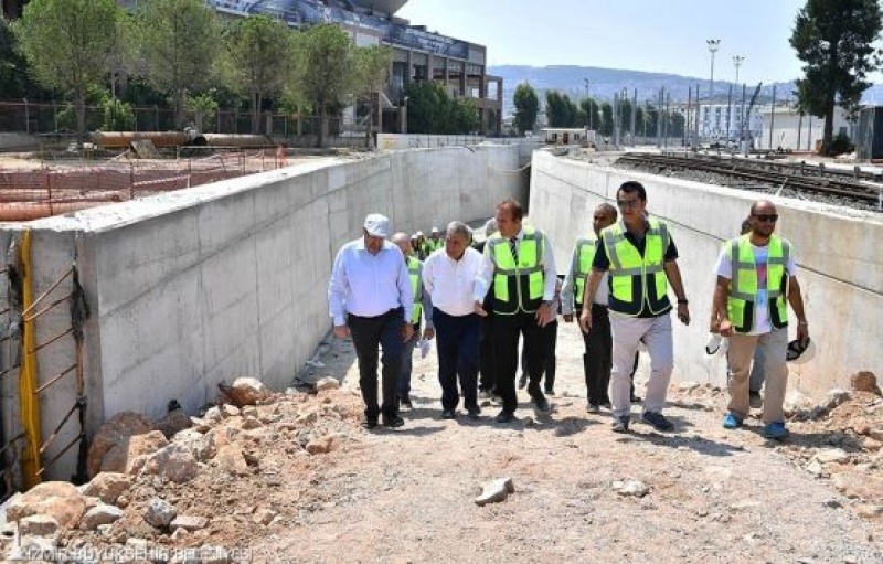 İzmir'de metro yatırımları hızlanıyor