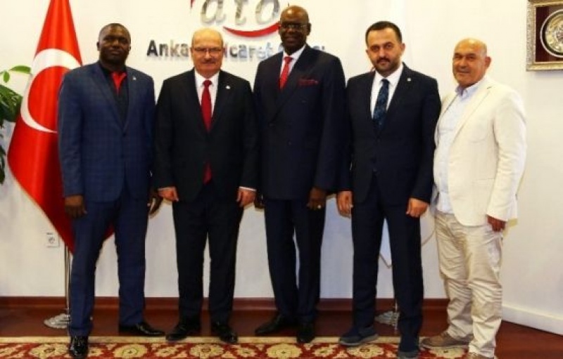 Türk müteahhitlerine Senegal’den yatırım daveti