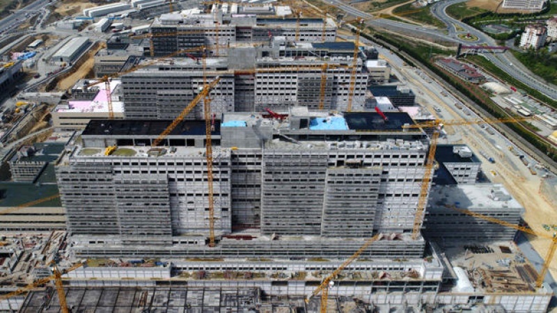 Başakşehir Şehir Hastanesi'nin yüzde 53'ü tamamlandı

