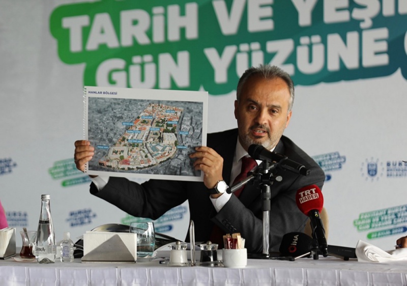 Bursa Büyükşehir Belediye Başkanı Alinur Aktaş projeleri ve kentsel dönüşüm çalışmalarını anlattı

