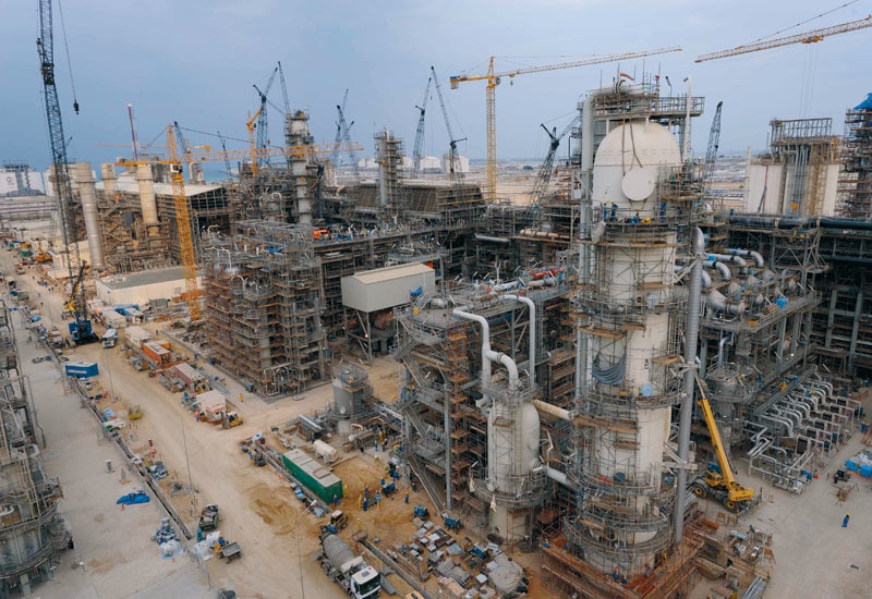 Katar Gaz Şirketi,  4 yeni dev doğal gaz üretim hattının inşasına başladı
