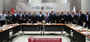 Pakistan Demiryolları Bakanı Muhammad Hanif Abbasi, Türkiye Müteahhitler Birliği'ni Ziyaret Etti